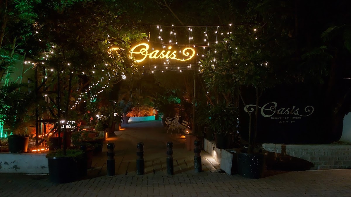 OASIS RESTAURANT, BAR & BANQUETS photo 8